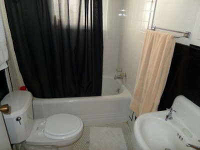 1009 Eason B bath