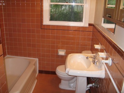 8 Kern Ramble hall bath